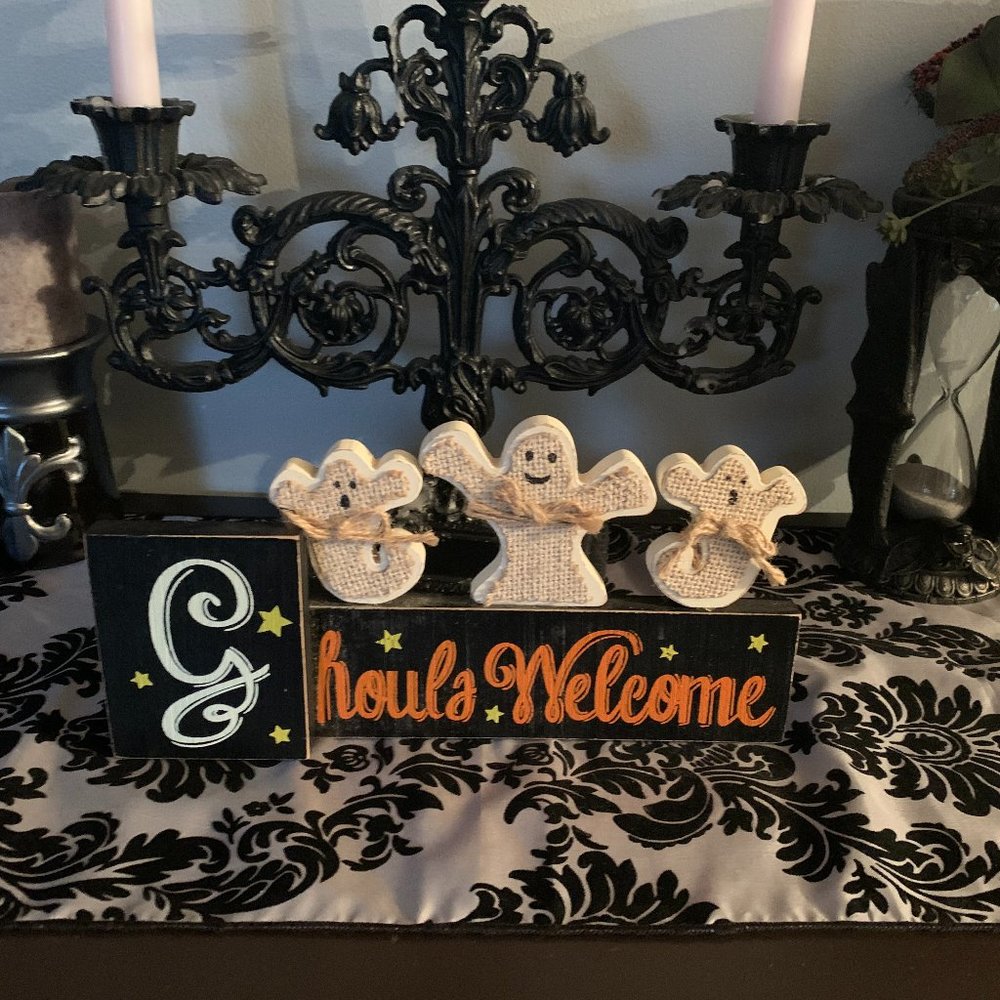 Halloween Ghouls Welcome Sign